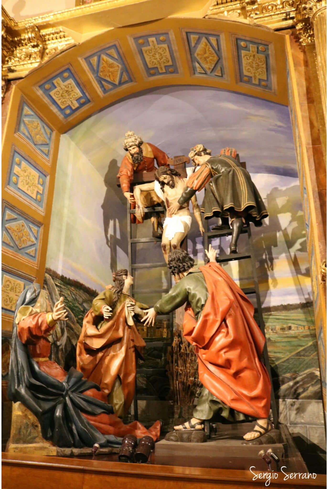 Semana Santa en Valladolid - Procesión de regla cofradía de la Santa Vera Cruz
